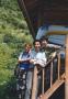 2002年8月在西岭雪山与妻子、友人在一起